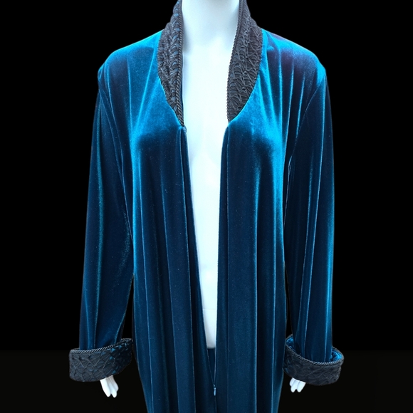 Diamond Tea Velvet Maxi Robe Size L - Picture 6 of 9